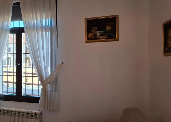 Lar De Maria * Villacastín